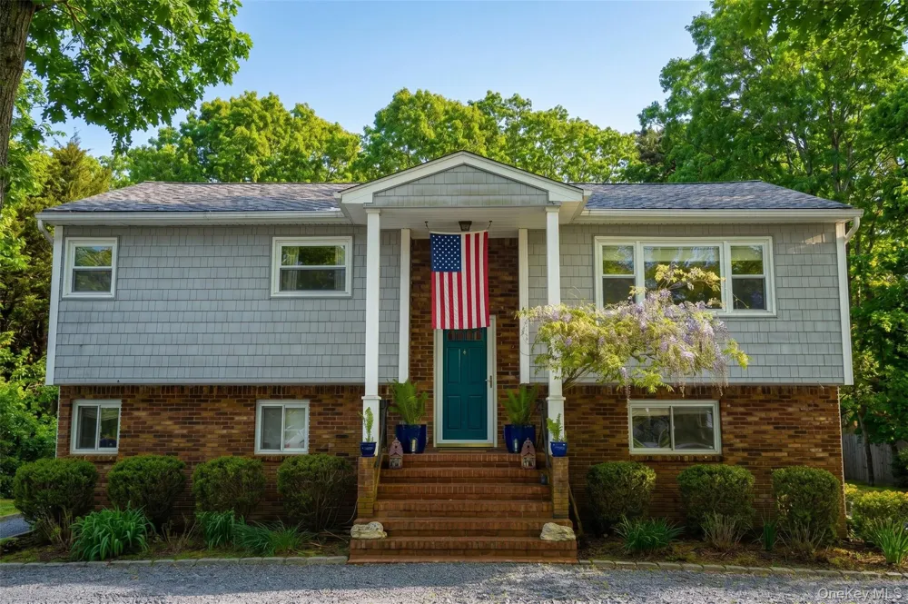 50 Runnymeade Drive East Hampton, NY 11937