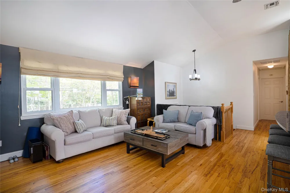50 Runnymeade Drive East Hampton, NY 11937