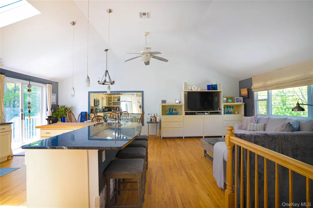 50 Runnymeade Drive East Hampton, NY 11937