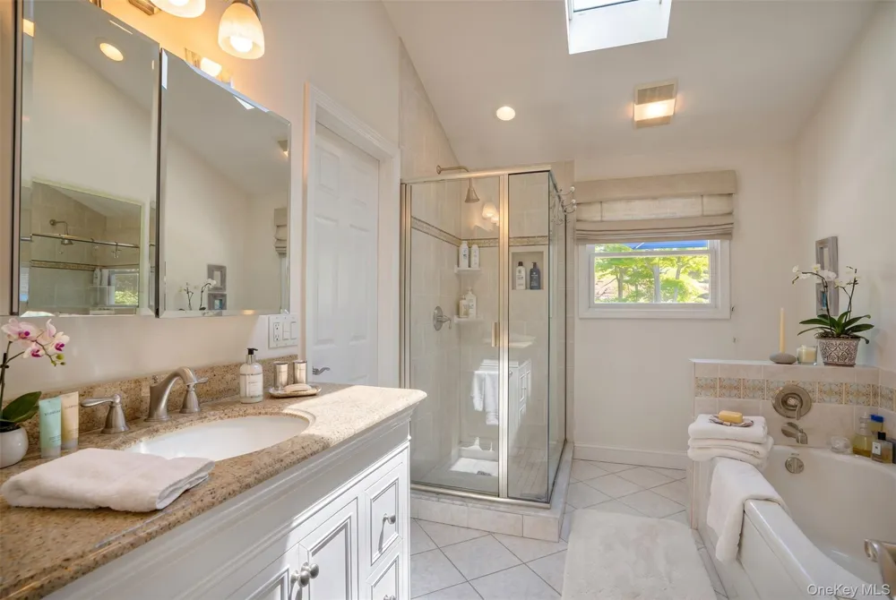 50 Runnymeade Drive East Hampton, NY 11937
