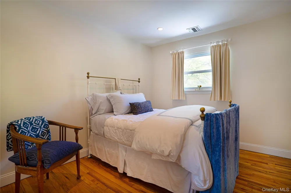 50 Runnymeade Drive East Hampton, NY 11937