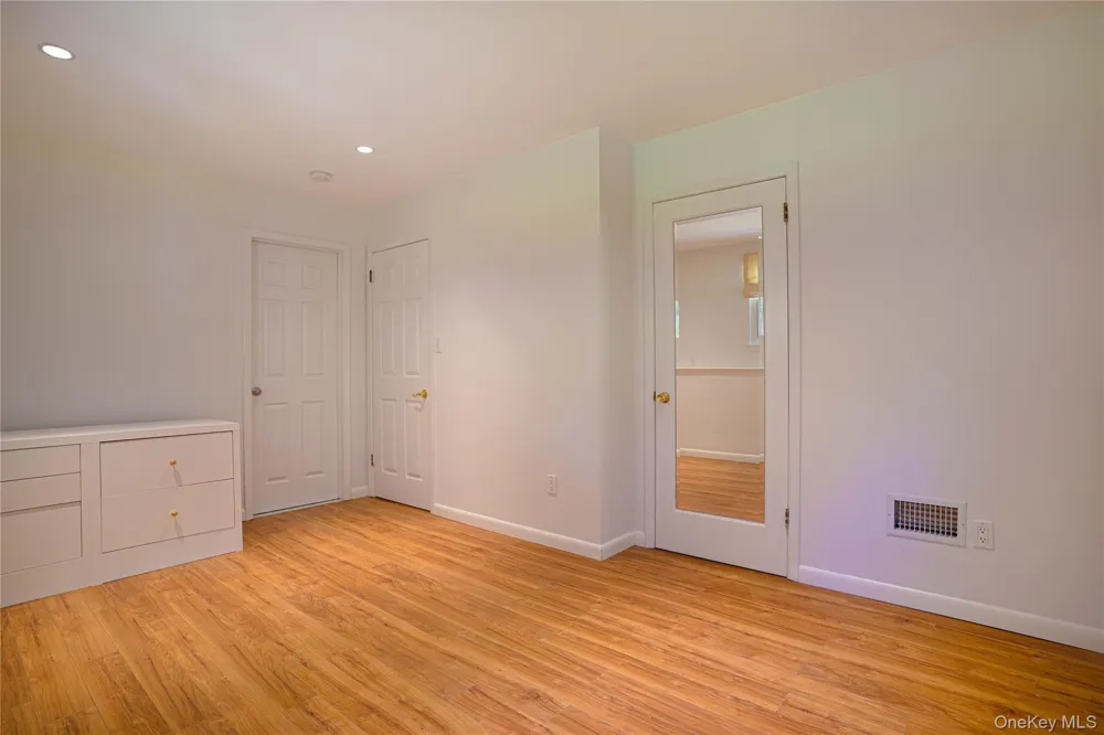 50 Runnymeade Drive East Hampton, NY 11937