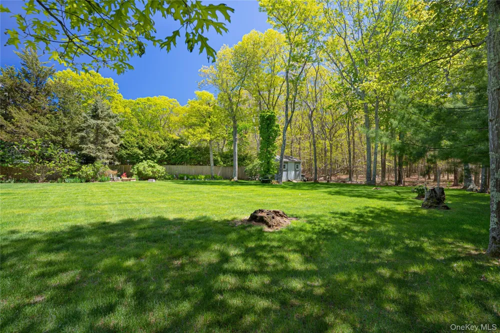 50 Runnymeade Drive East Hampton, NY 11937
