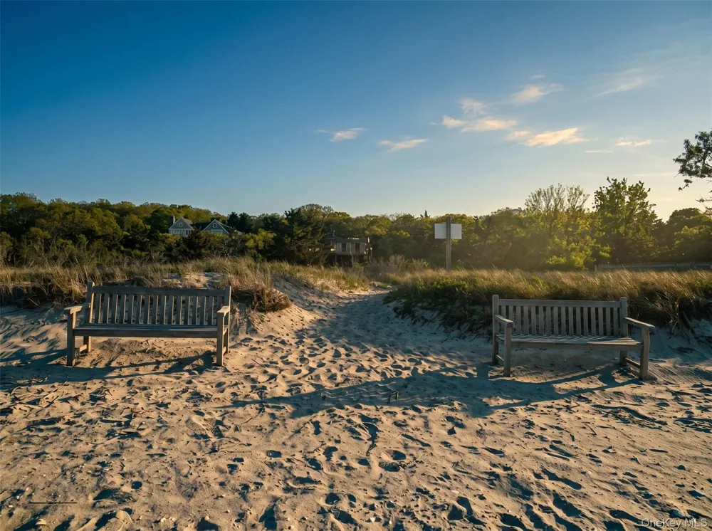 50 Runnymeade Drive East Hampton, NY 11937