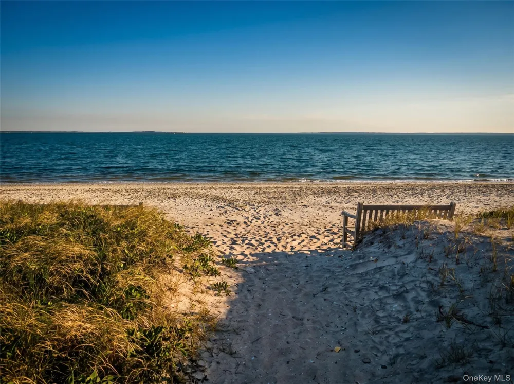 50 Runnymeade Drive East Hampton, NY 11937