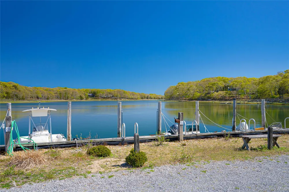 50 Runnymeade Drive East Hampton, NY 11937