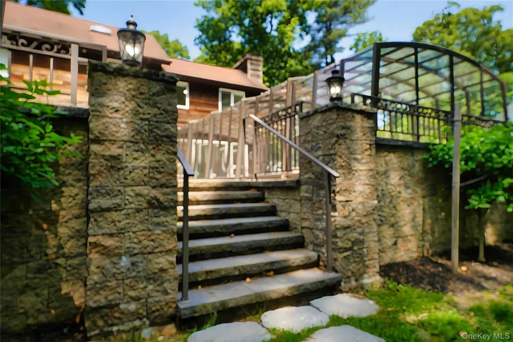44 Warner Road Huntington, NY 11743