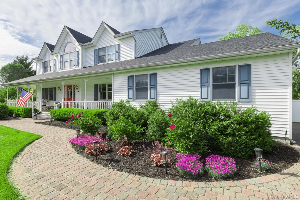 506 Twomey Avenue Baiting Hollow, NY 11933