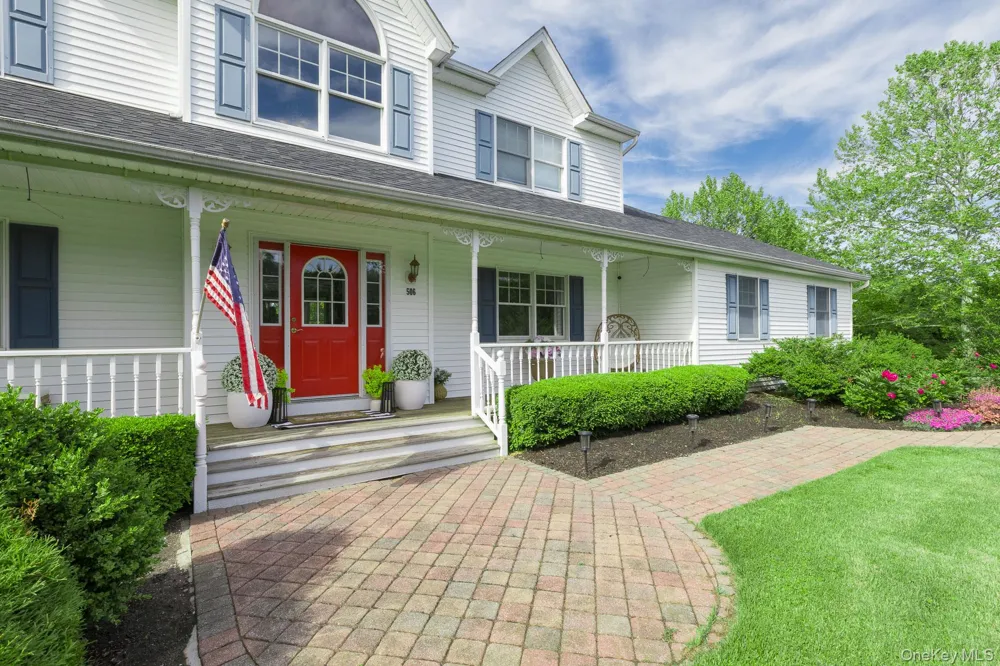 506 Twomey Avenue Baiting Hollow, NY 11933