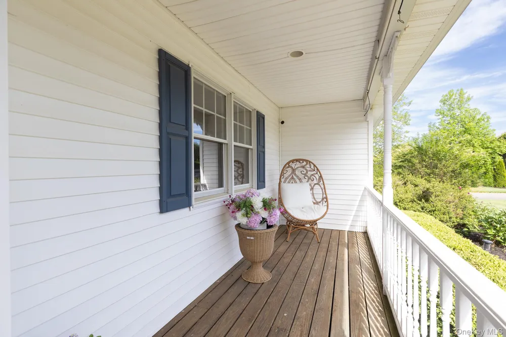 506 Twomey Avenue Baiting Hollow, NY 11933
