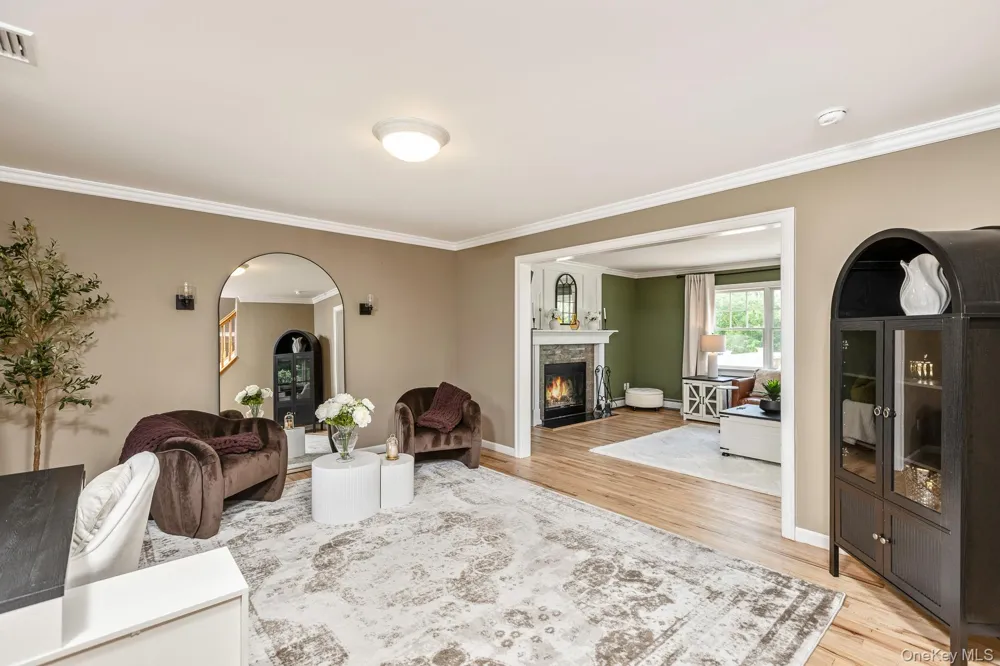 506 Twomey Avenue Baiting Hollow, NY 11933