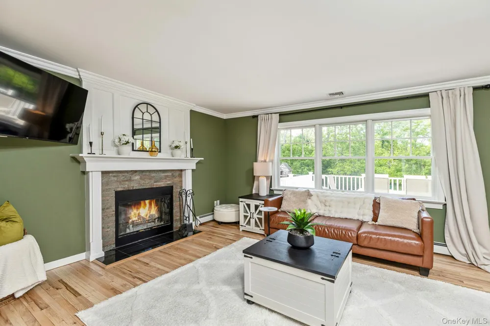 506 Twomey Avenue Baiting Hollow, NY 11933