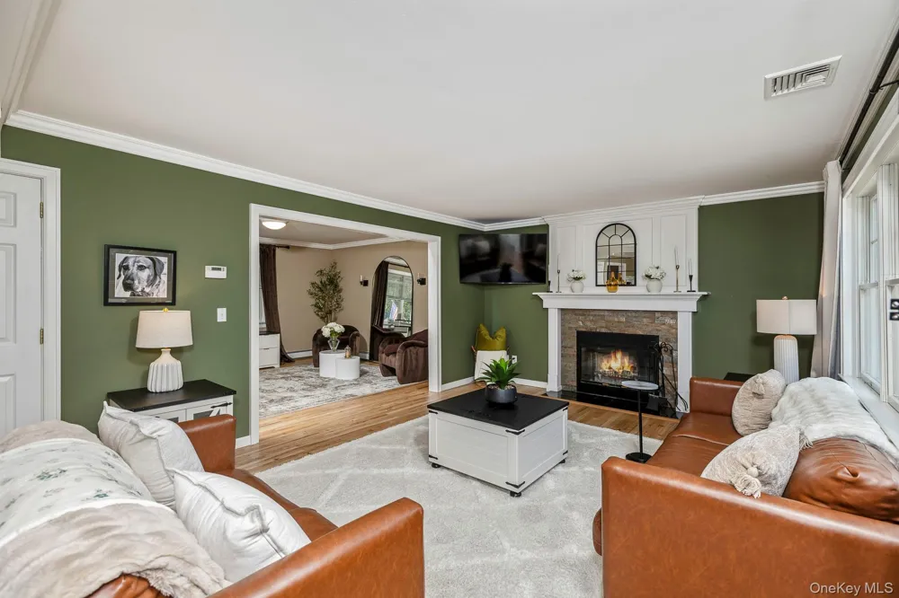 506 Twomey Avenue Baiting Hollow, NY 11933