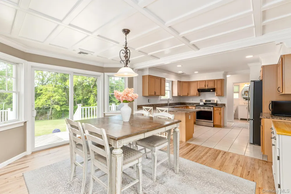 506 Twomey Avenue Baiting Hollow, NY 11933