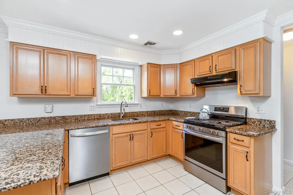 506 Twomey Avenue Baiting Hollow, NY 11933