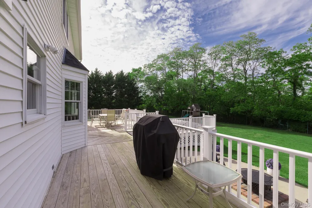 506 Twomey Avenue Baiting Hollow, NY 11933