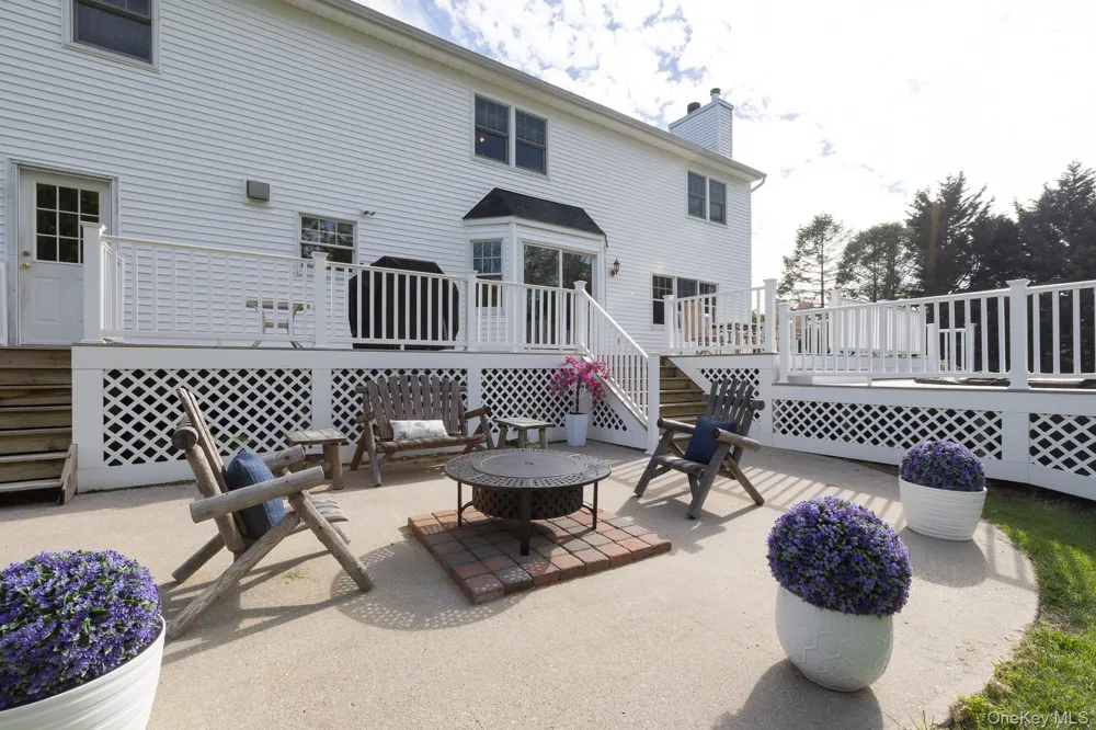 506 Twomey Avenue Baiting Hollow, NY 11933