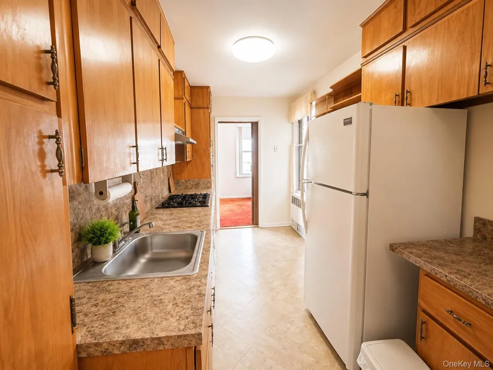 209-25 18th Avenue #6D Bayside, NY 11360