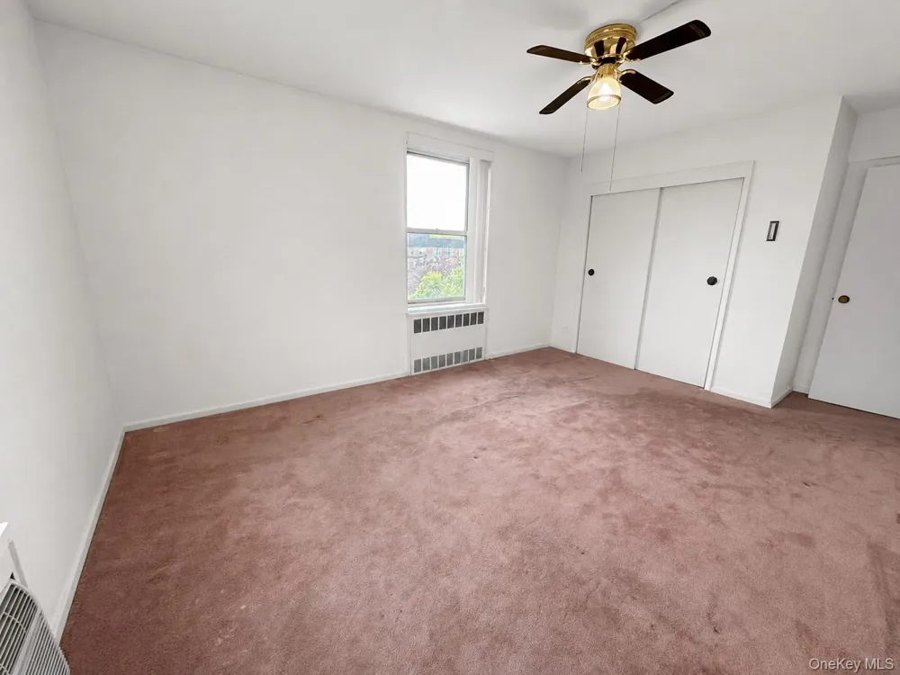 209-25 18th Avenue #6D Bayside, NY 11360