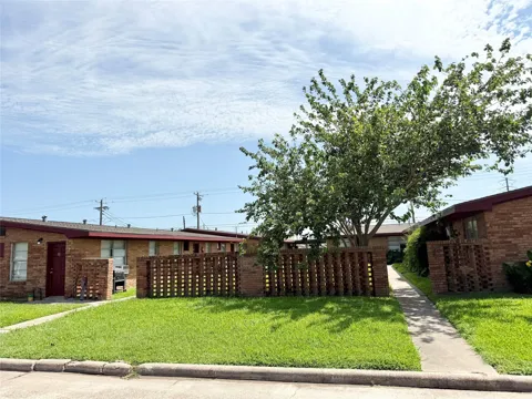 811 Avenue F #30