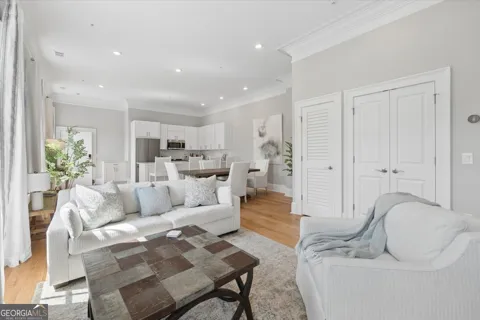 200 W Washington St, Unit B