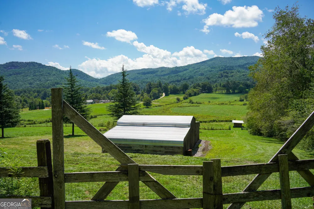 5192 Wolffork RD Rabun Gap, GA 30568