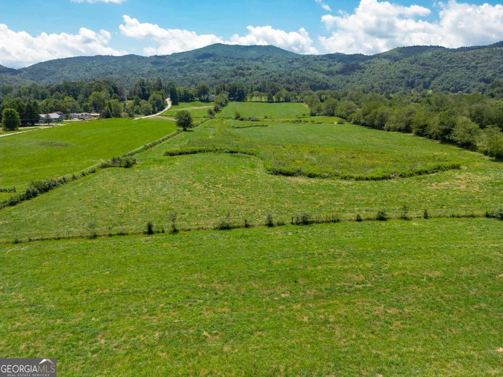 5192 Wolffork RD Rabun Gap, GA 30568