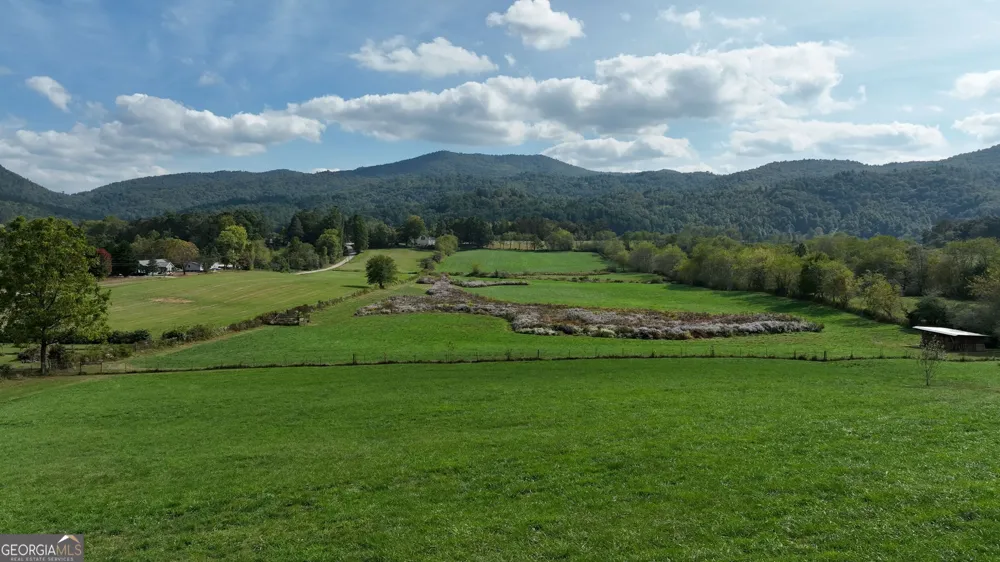 5192 Wolffork RD Rabun Gap, GA 30568