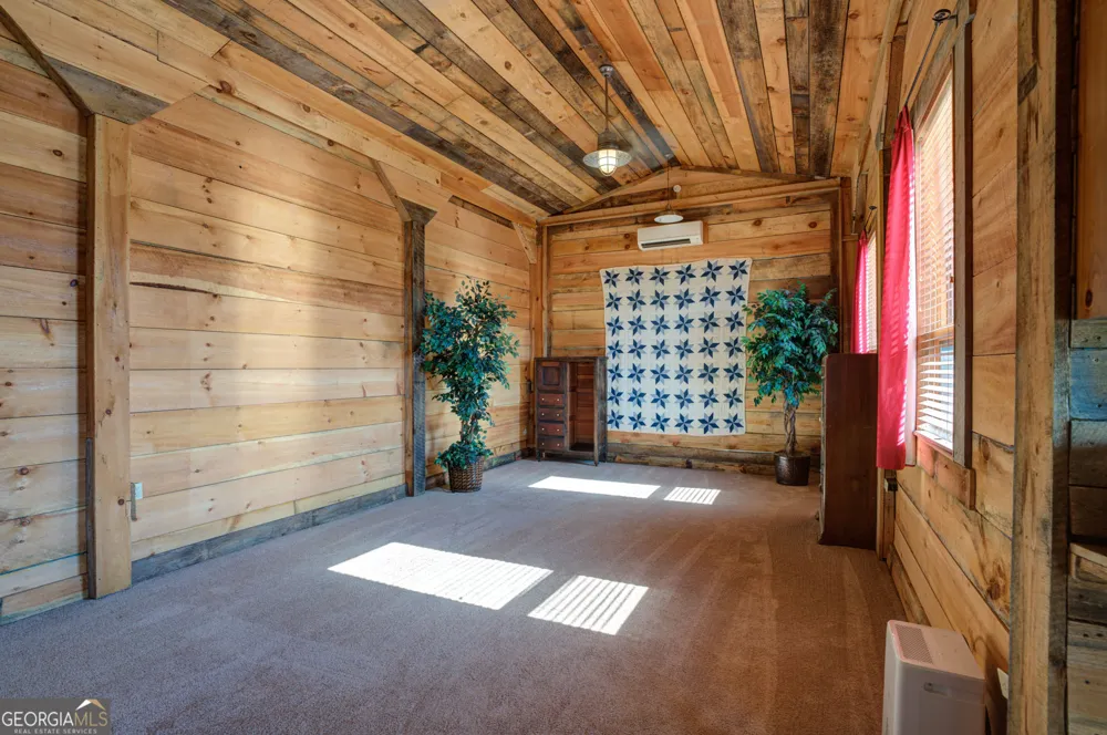 5192 Wolffork RD Rabun Gap, GA 30568