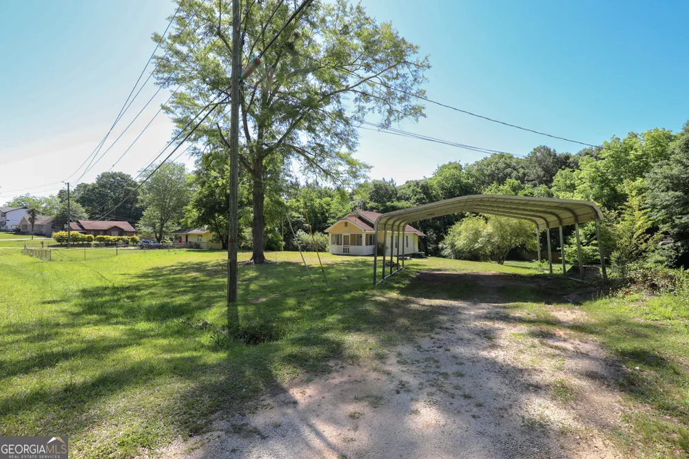 1186 E Tugalo ST Toccoa, GA 30577