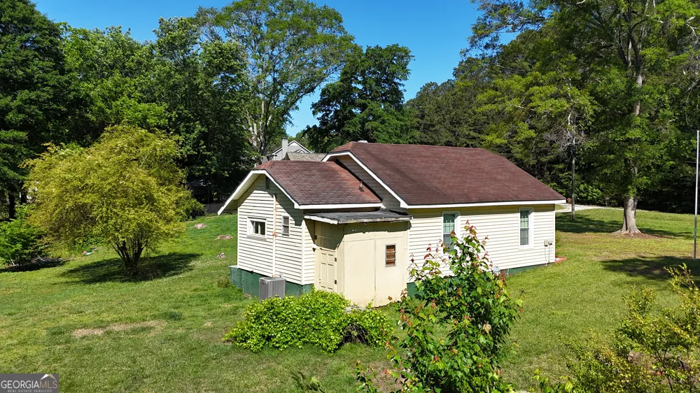 1186 E Tugalo ST Toccoa, GA 30577