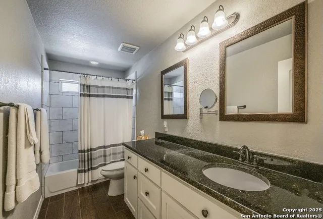 1421 Cottonwood Rd Fischer, TX 78623