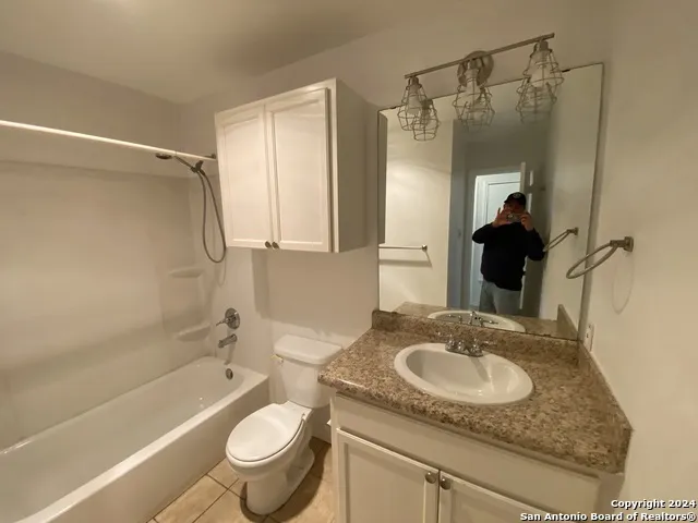 810 STATION ST Converse, TX 78109