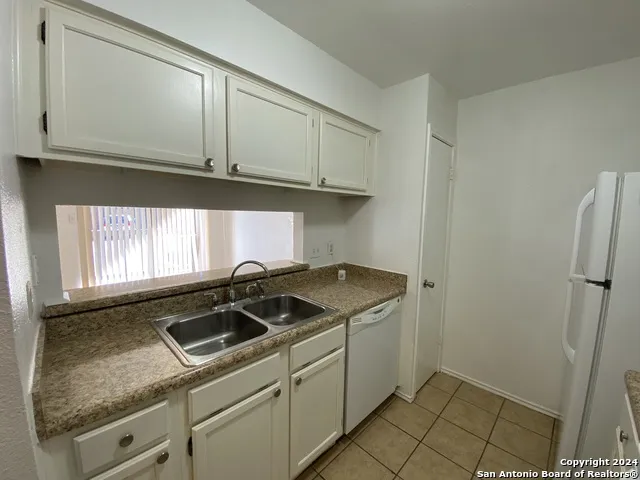 810 STATION ST Converse, TX 78109