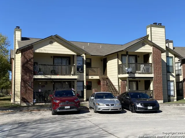 810 STATION ST Converse, TX 78109