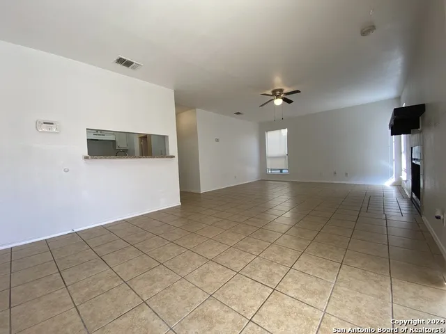 810 STATION ST Converse, TX 78109