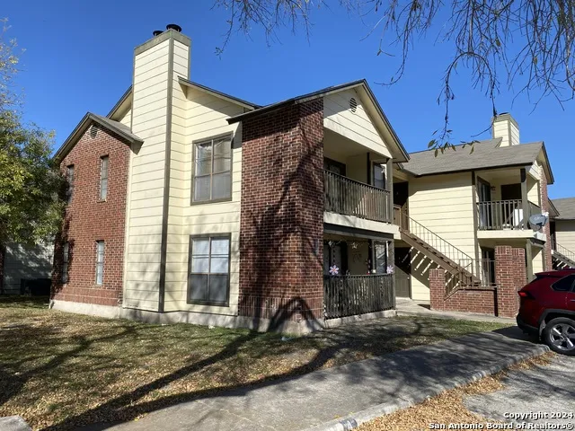 810 STATION ST Converse, TX 78109