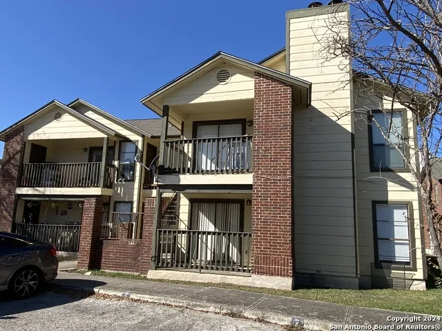 810 STATION ST Converse, TX 78109