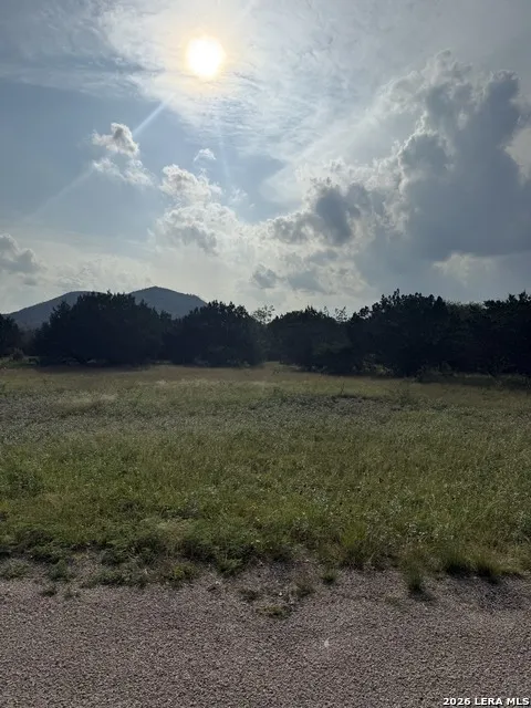 00 Lake View