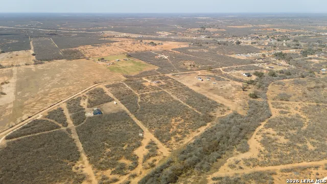 1826 County Road 2537 Moore, TX 78057