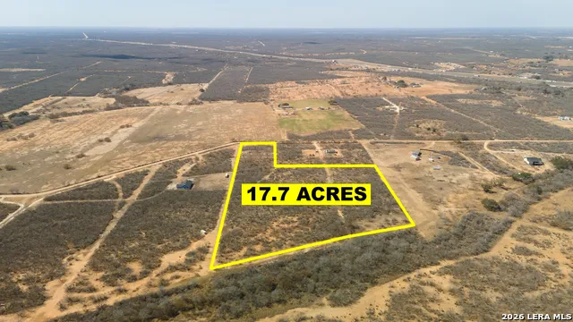1826 County Road 2537 Moore, TX 78057