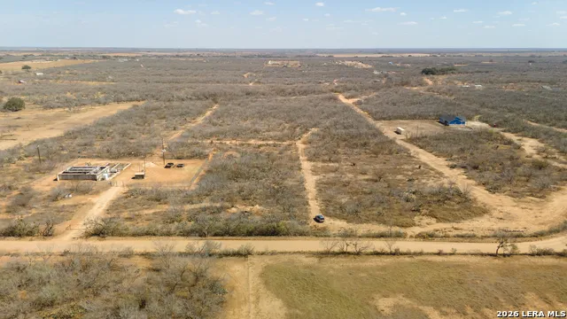 1826 County Road 2537 Moore, TX 78057
