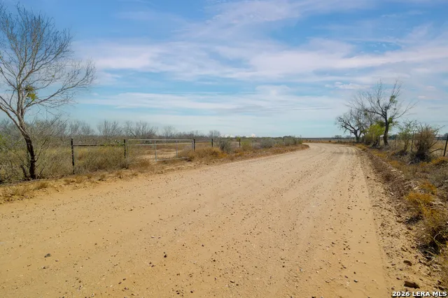 1826 County Road 2537 Moore, TX 78057