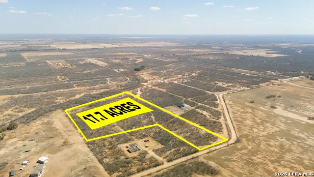1826 County Road 2537 Moore, TX 78057