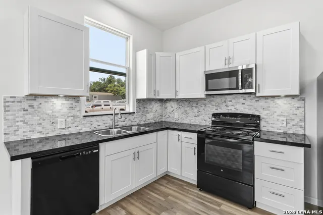 1130 Hidden Fawn Unit 1 Canyon Lake, TX 78133