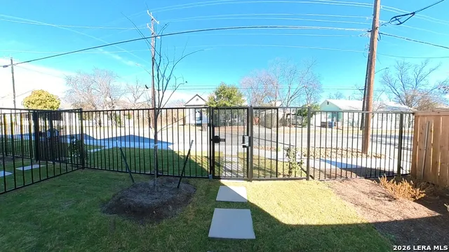 330 E Carson Unit 3102 San Antonio, TX 78208