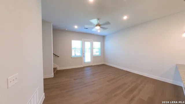 330 E Carson Unit 3102 San Antonio, TX 78208