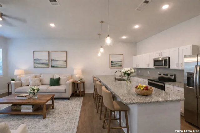 330 E Carson Unit 3101 San Antonio, TX 78208