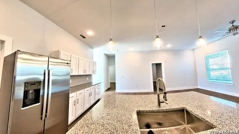 330 E Carson Unit 1302