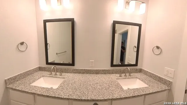 330 E Carson Unit 1201 San Antonio, TX 78208